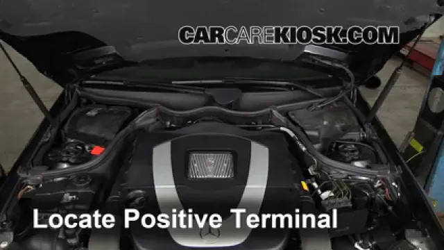 2006 Mercedes-Benz CLK350 3.5L V6 Convertible (2 Door) Battery Jumpstart